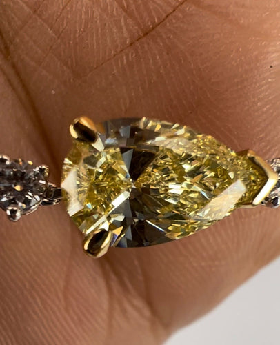 Collier Collier tennis diamant jaune 58 Facettes 385