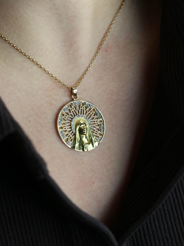 Pendentif VERNON Medaille Art Nouveau Vierge or jaune diamants taille rose 58 Facettes 1210.3