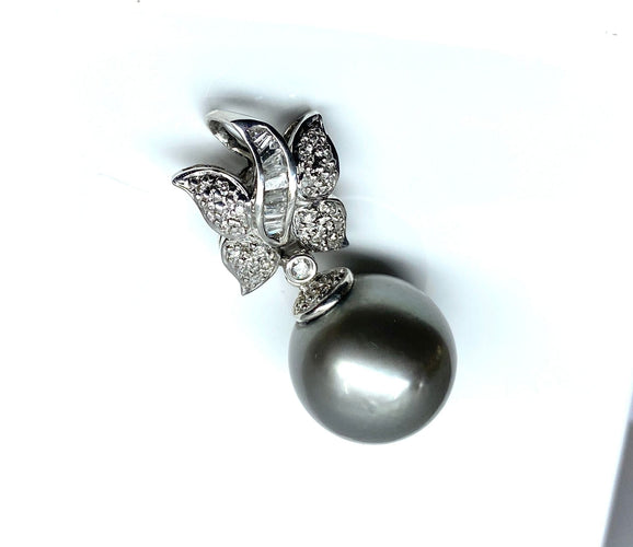 Pendentif Pendentif en or blanc, perle de Tahiti et diamants 58 Facettes AB606