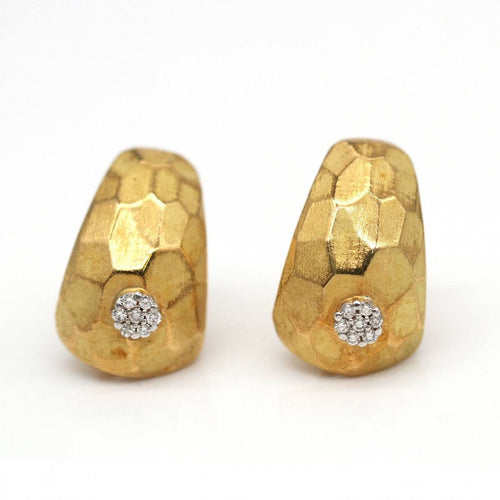 Boucles d'oreilles Boucles d'oreilles en or jaune et blanc mat avec diamants 58 Facettes D364822SO