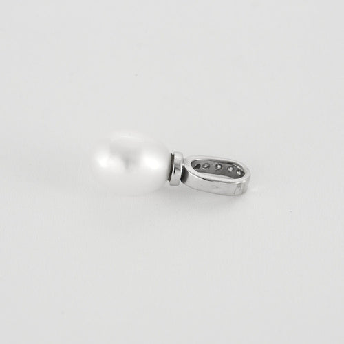 Pendentif Pendentif or blanc Perle et diamants 58 Facettes LP1105/16