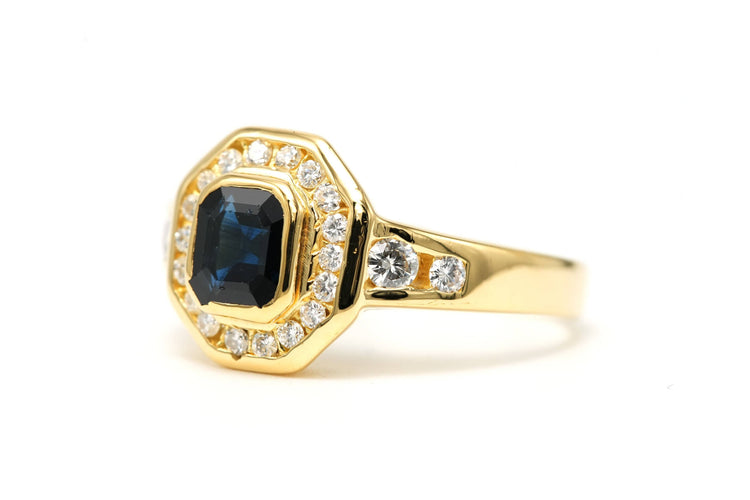 Bague 56 Bague contemporaine en or jaune 18 carats sertie d'un saphir et de diamants "taille" brillant (+-0.294ct) 58 Facettes B732