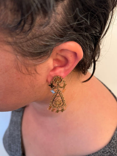 Boucles d'oreilles Paire de boucles d’oreilles pendantes Méditerranéenne en or rose 58 Facettes