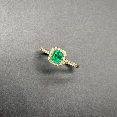 Bague 53 Bague Emeraude de Colombie entourage Diamant, or jaune 58 Facettes