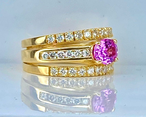 Bague 53 Bague jonc bandeau or jaune, saphir rose, diamants. 58 Facettes AB631
