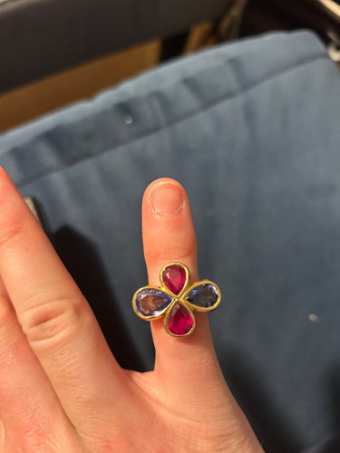 Bague 53 Bague or jaune 18kt rubis saphirs 58 Facettes