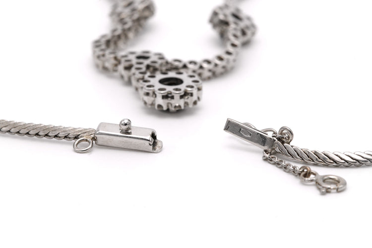 Collier Collier Années 70 en or blanc 18 carats et saphirs, diamants 58 Facettes 23301