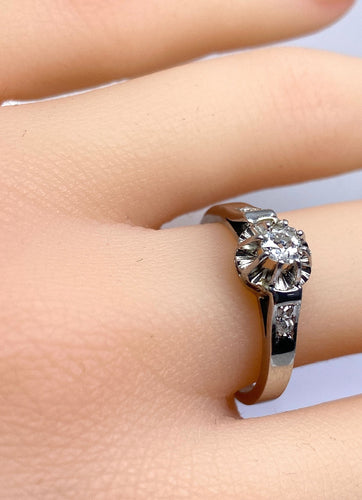 Bague 54 Bague solitaire en or blanc et diamant 58 Facettes AB591bis