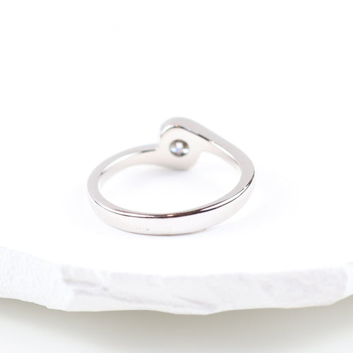 Solitär aus Diamant gefasst in 18 Karat Weißgold 