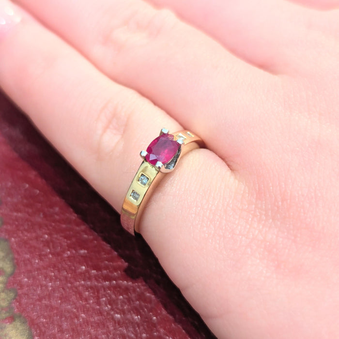 Yellow gold, ruby, diamond ring