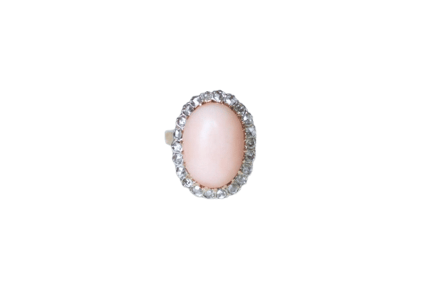 Bague 52 Bague Marguerite Belle Époque Corail Peau d'Ange entourage Diamants 58 Facettes