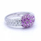 Bague 54 Bague en or blanc, diamants et saphirs roses. Neuve. 58 Facettes N102881LF