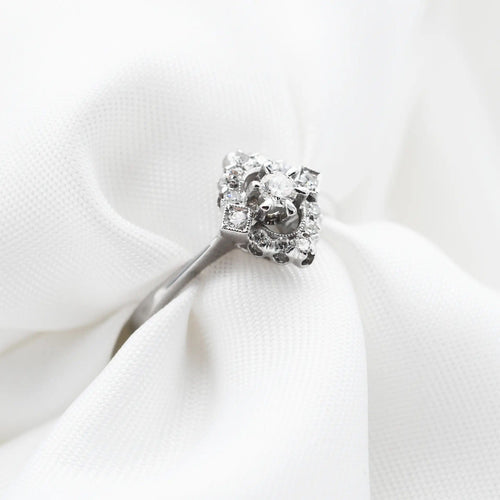 Bague Bague en or blanc en forme de losange sertie de diamants de 0,20 carat 58 Facettes 17362