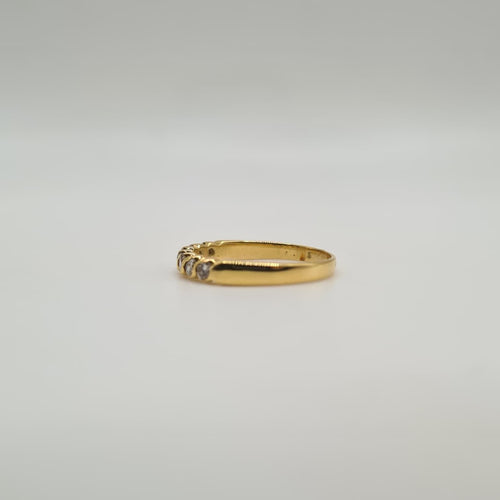 Bague 54 Demi-alliance or jaune sertie de diamants 58 Facettes