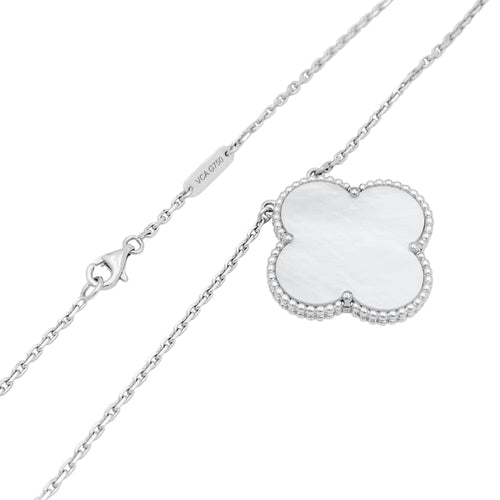 Collier Collier Van Cleef & Arpels, "Magic Alhambra", or blanc, nacre. 58 Facettes 35050