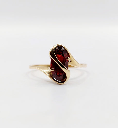 Bague 55.5 Bague vintage or 18k grenat ovale et monture moderniste 58 Facettes A05377