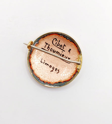 Broche Broche Art Nouveau Limoges or jaune, plaque émaillée à la jeune fille (circa 1900) 58 Facettes A06388