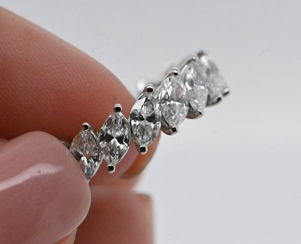 Bague 54 Bague De Fiançailles En Or Blanc Ornée De Diamants 58 Facettes