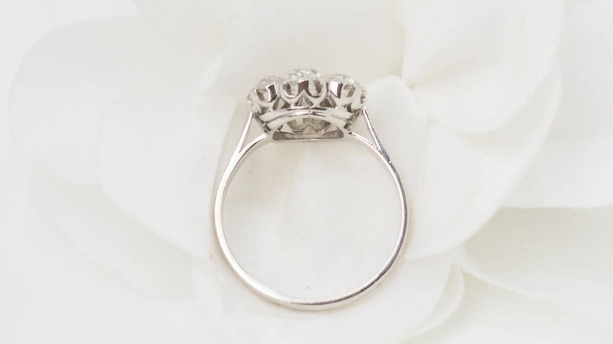 Bague 58 Bague Fleur en platine et diamants 58 Facettes 32584