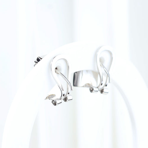 Boucles d'oreilles Boucles d'oreilles en or blanc serties de diamants taille brillant 58 Facettes J010000312