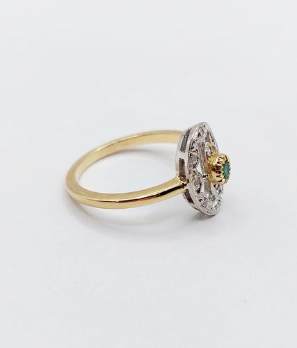 Bague 51.5 Bague marquise art déco or jaune, émeraude et petits diamants 58 Facettes A05530