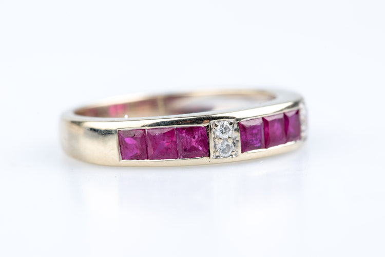 Bague 52 Bague demi-alliance or jaune, rubis et diamants – 1,35 ct de rubis & 0,04 ct de diamant 58 Facettes BG41400048-107