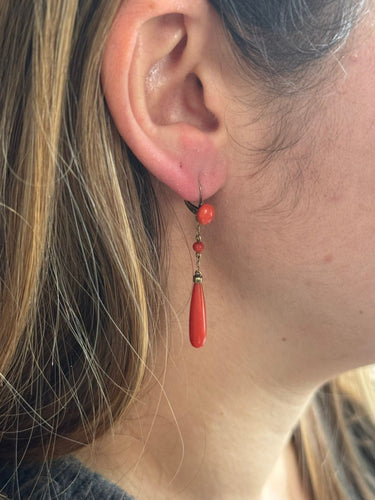 Boucles d'oreilles Paire De Boucles d'Oreilles en or et en corail 58 Facettes