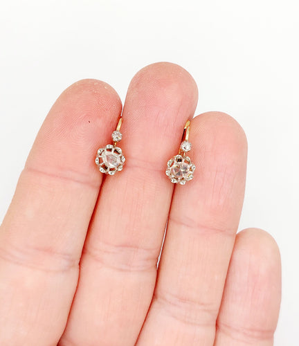 Boucles d'oreilles Dormeuses antiques en or rose 18k et diamants taille rose 58 Facettes A06338
