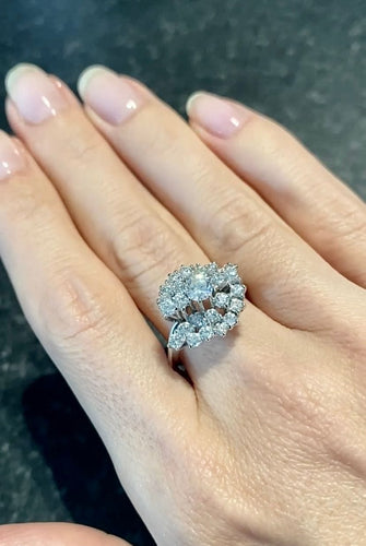 Bague 57.5 Bague tourbillon or blanc diamants 58 Facettes