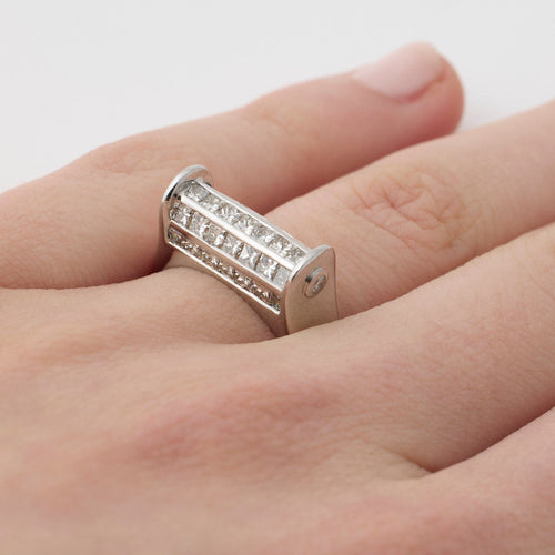 Bague 52 Bague or blanc et diamants 58 Facettes