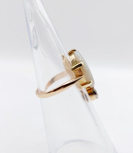 Inel vechi ducesă din aur roz, opal cabochon și diamant tăiat vechi 