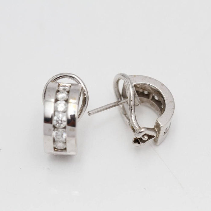 Boucles d'oreilles boucles d'oreilles en or blanc avec diamants 58 Facettes E362959