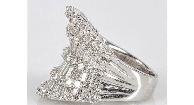 Bague 55 Importante bague en or gris diamants 7 Cts 58 Facettes