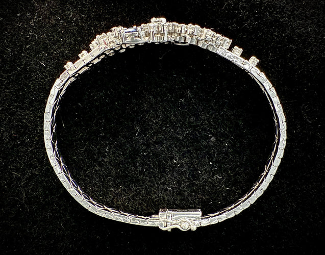 Bracelet Bracelet maille en écailles serti de brillants et saphirs 58 Facettes