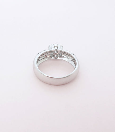 Bague 54 Bague Fleur or blanc diamants 58 Facettes AA 1654