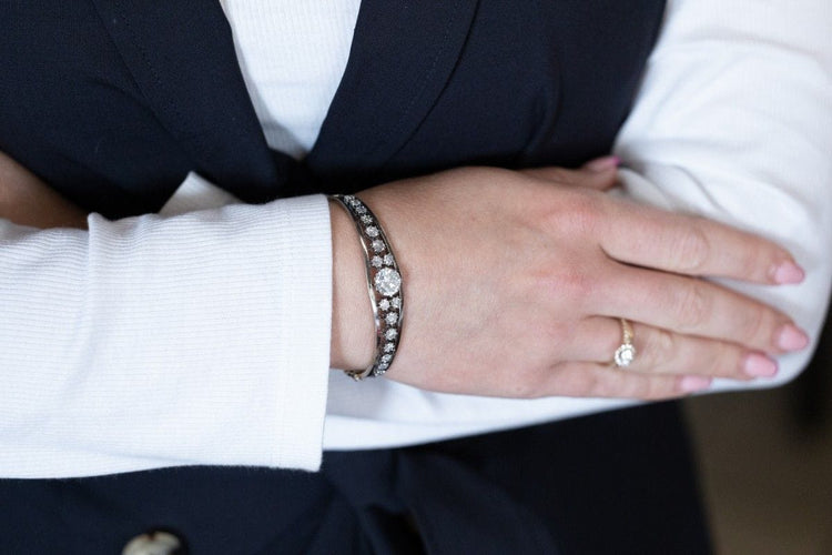 Bracelet Bracelet ancien en or blanc 14k et diamants 5.07ct dont central 2.82ct 58 Facettes 10385