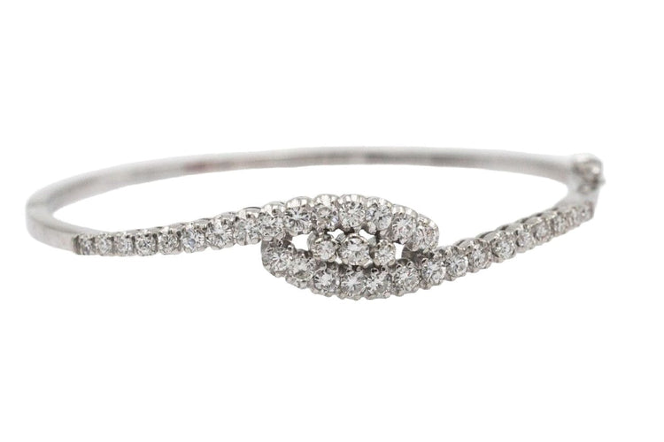 Bracelet Bracelet rigide de luxe en or blanc avec diamants de 1,45 ct, France, 2e moitié du 20e siècle 58 Facettes 10362