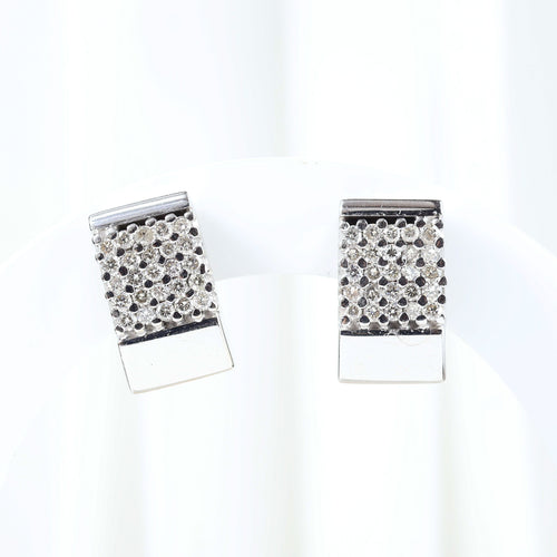 Boucles d'oreilles Boucles d'oreilles en or blanc serties de diamants taille brillant 58 Facettes J010000312
