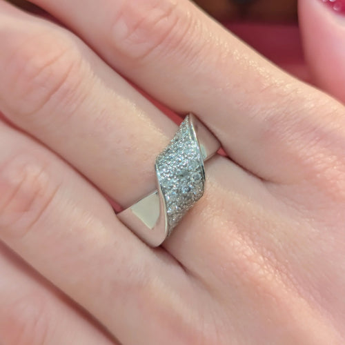 Bague 55 Bague torsade en or blanc et diamants 58 Facettes 32648