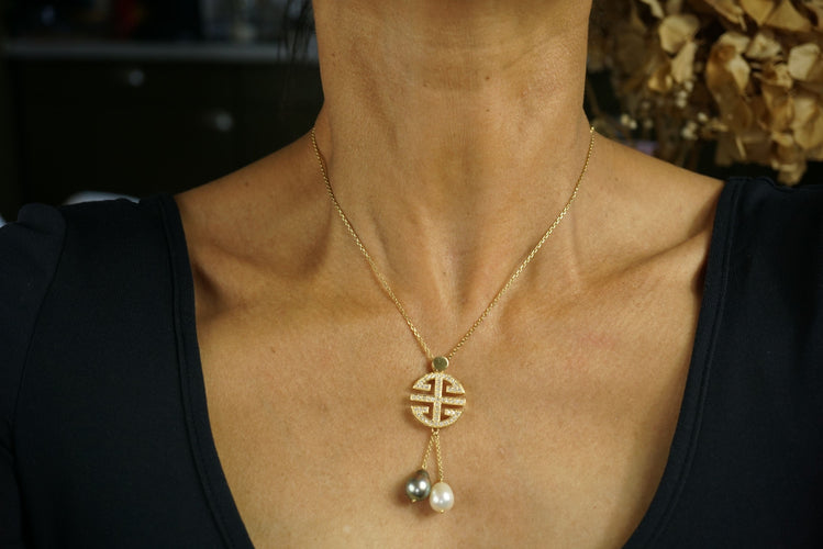 Pendentif Pendentif or jaune 49 diamants symbole longévité 58 Facettes #00012