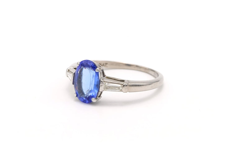 Bague 53 Bague contemporaine en platine sertie d'une tanzanite et de diamants 58 Facettes 22184