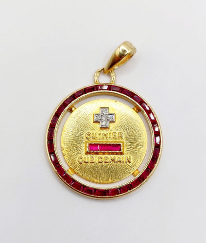 Pendentif AUGIS - RARE Pendentif médaille d'amour Or Jaune Diamants et rubis calibrés 58 Facettes A04060