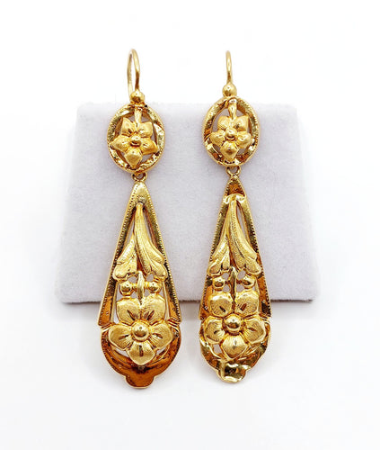 Boucles d'oreilles Dormeuses antique XXL or jaune fleurs finement ciselés (circa 1900) 58 Facettes A05468