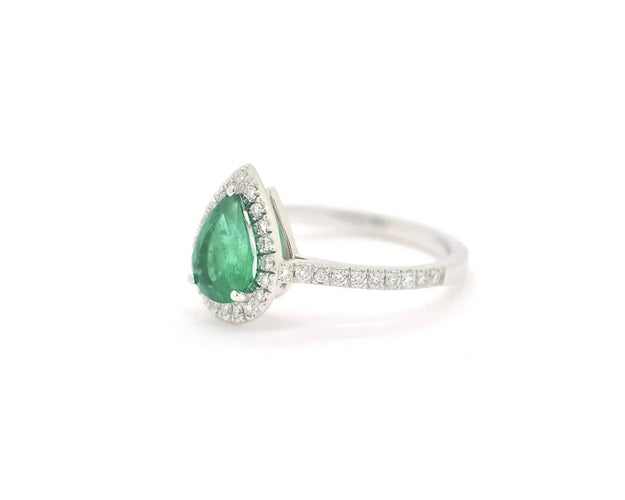 Bague 53 Bague en or blanc ornée d'une émeraude de Zambie de 1,04 ct et de diamants 58 Facettes 13423