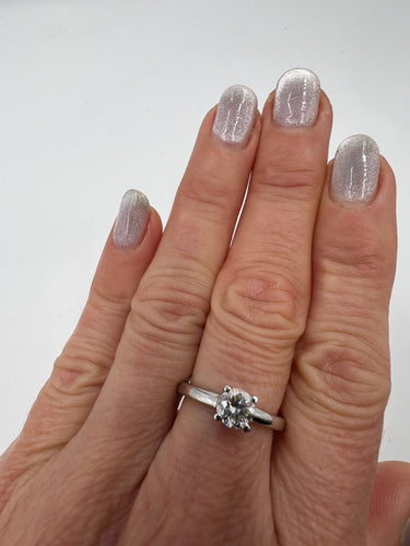 Solitér ve zlatě s diamantem