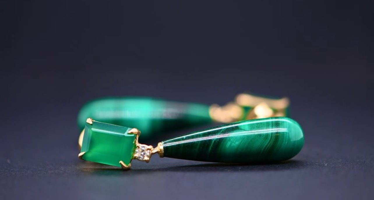 Boucles d'oreilles Boucles d'oreilles agate verte et malachite ornées de diamants 0,14 carat 58 Facettes