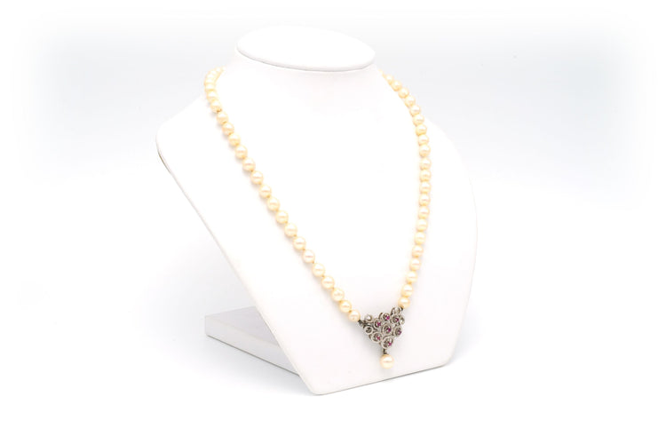 Collier Collier Années 70 en or blanc 18 carats, perles et rubis 58 Facettes B278