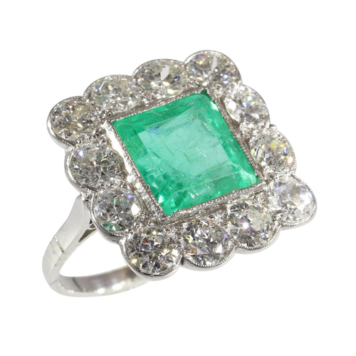 Graça geométrica: um anel Art Deco vintage em esmeralda e diamante 