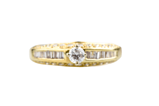 Bague 53 Bague en or jaune entièrement sertie de diamants 58 Facettes BG31300214-107