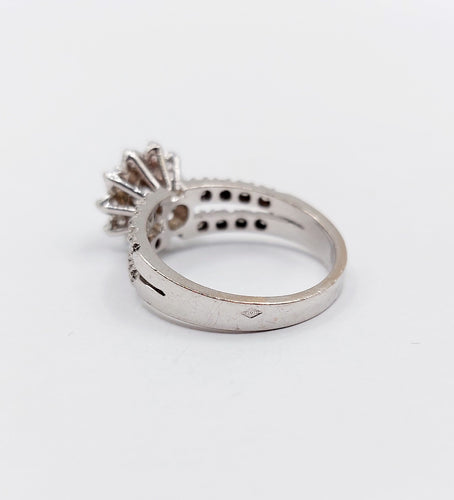 Bague marguerite vintage or blanc, 0,60 carat diamants serti illusion 58 Facettes A06236